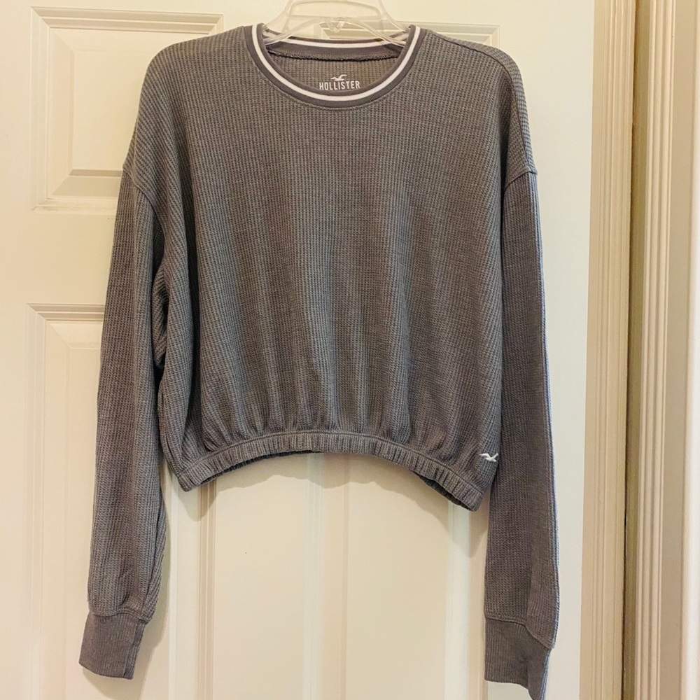 Hollister Womens XS Gray Cropped Boyfriend T-Shirt